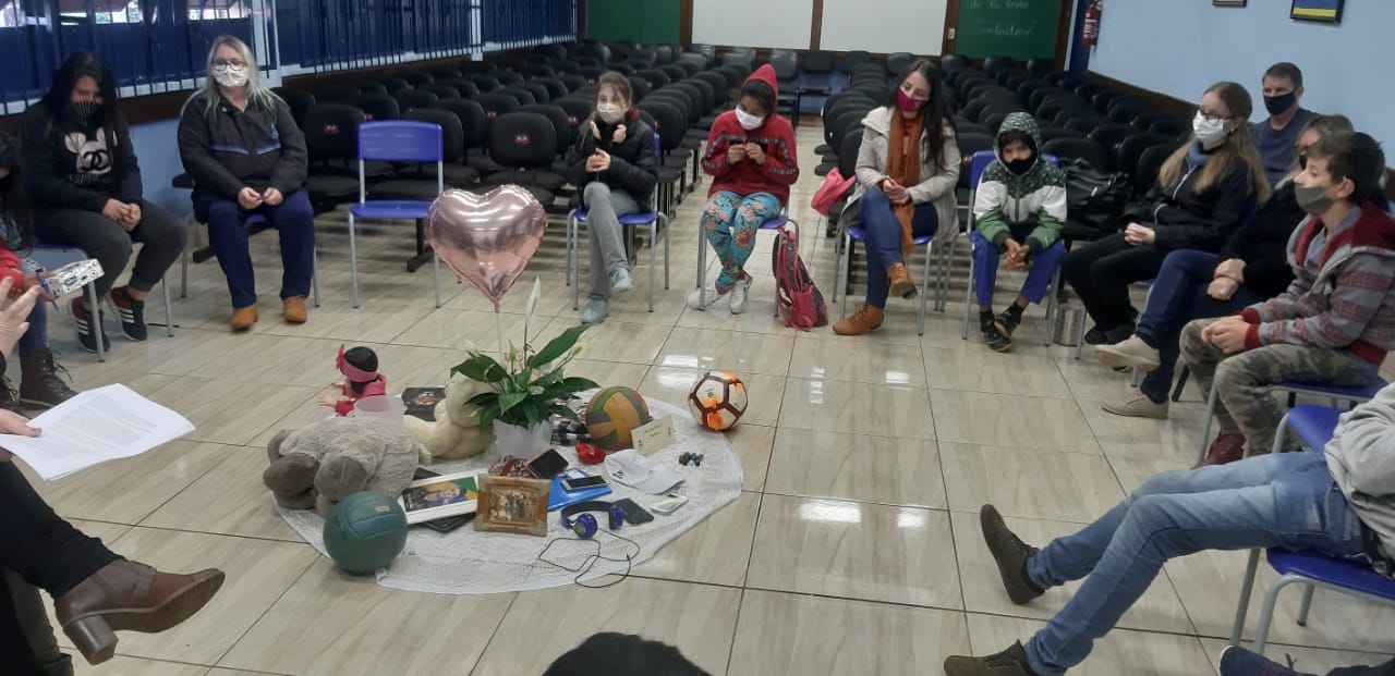 SECRETARIA DE EDUCAÇÃO IMPLANTA PRÁTICAS DE JUSTIÇA RESTAURATIVA ATRAVÉS DOS CÍRCULOS DE CONSTRUÇÃO DE PAZ